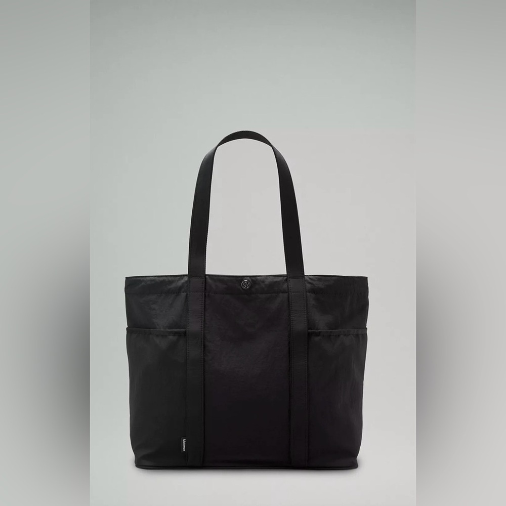LuLu Lemon Daily Multi-Pocket Tote Bag 20L